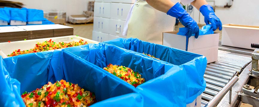 Manipulación y envasado de frutas en conserva con certificado alimentario. Todas nuestras frutas en conserva con certificado alimentario son envasadas con la máxima higiene y seguridad.