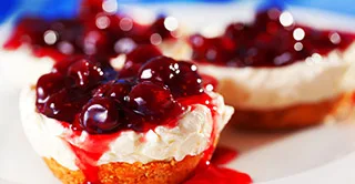Applications of preserved cherries coming from our preserved fruit factory in Spain